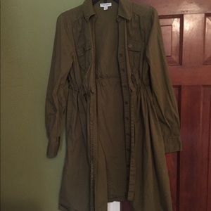 Adorable olive green maternity dress. Size medium